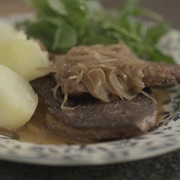 Gebakken Kalfslever in Maderasaus Met Sjalot