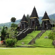 Pura Jagatkarta, Gunung Salak, Bogor