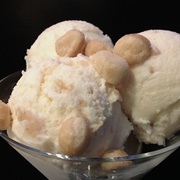 White Chocolate Macadamia Nut Ice Cream