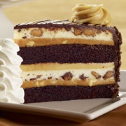 Reese&#39;s Peanut Butter Chocolate Cake Cheesecake