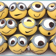 Minion Cupcakes