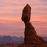 Balanced Rock, Arches National Park, Moab, Utah
