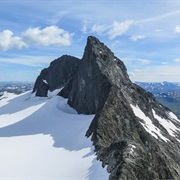 Stølsmaradalstinden