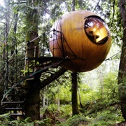 Sleep in the Free Spirit Spheres (BC)