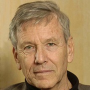 Amos Oz