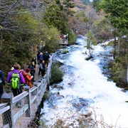 Hiking in Jiuzhaigou