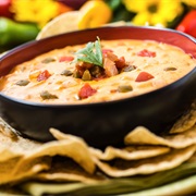 Tortilla Chips and Salsa Con Queso