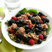 Spinach, Lemon Pepper Tuna, and Berry Salad