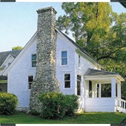 Rocky Ridge Farmhouse - Mansfield, MO
