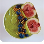Zucchini and Fig Smoothie Bowl