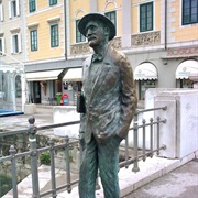 Statue of James Joyce