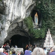 Grotte De Massabielle
