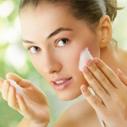 Put Face Cream With SPF Every Morning on Your Face