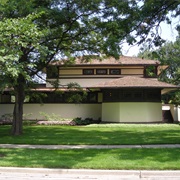 Frank Lloyd Wright&#39;s Frank B. Henderson House