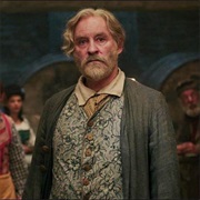 Maurice (Kevin Kline)