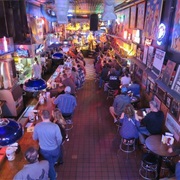 Robert's Western World