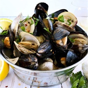 Steamer Bucket - Mussels &amp; Clams
