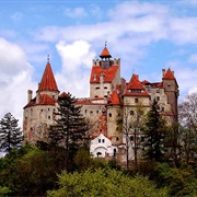 Visit a Haunted House/Hotel/Castle
