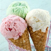 Eat Ice Cream Without Plastic Spoon and Cup