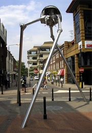 Well's the War of the Worlds--Fighting Machine (H. G. Wells)