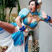 Kiss a Cosplay Chick