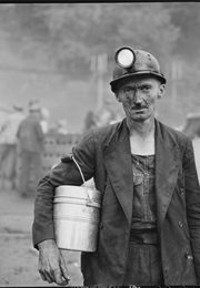 A Day in the Life of a Coalminer (1910)