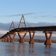 Deh Cho Bridge