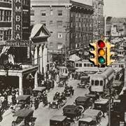Yellow Traffic Light Introduced (1918)