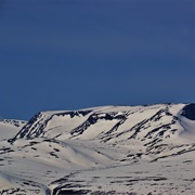 Hestbrepiggene (Mid-1)