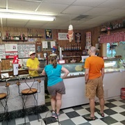 Monona Bait & Ice Cream Shop
