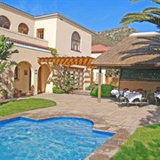 Tuscan Villa Guesthouse