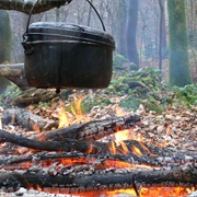 Über Dem Feuer Gekocht