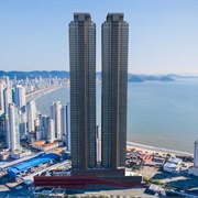 Yachthouse Residence Club