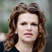 Sandra Bernhard