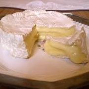 Camembert De Normandie Au Lait Cru Moulé À La Louche