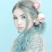 Housewife Spliffin - Ängie