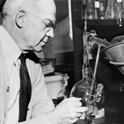 Hormone Thyroxine Isolated (1914)