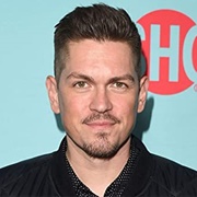 Steve Howey