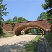 Colonial Parkway