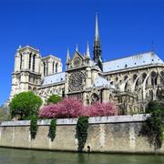 50 Most Famous Buildings in Europe : An astonishing picture capturing an stunning landscape. Its hues are just striking and combination perfectly. The layout is fantastic, with the features are also very sharp.