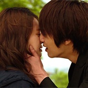 Song Yi Kyung and Song Yi Soo