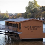 Bateau Lavoir Saint-Julien, Laval