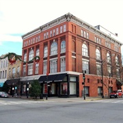 Banana Republic, Savannah