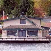 The "Sleepless in Seattle" Houseboat