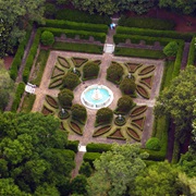 Elizabethan Gardens