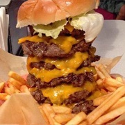 Hgwy 55 Burger &amp; Fries: 55 Ounce Burger and Fries in 30 Min