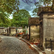 Stroll Along Père Lachaise.