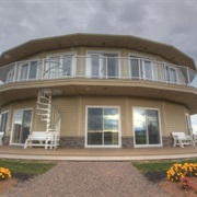 Around the Sea Rotating House, Canada