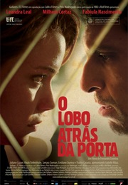 O Lobo Atrás Da Porta (2014)