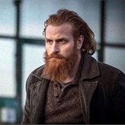 Kristofer Hivju (Beck)